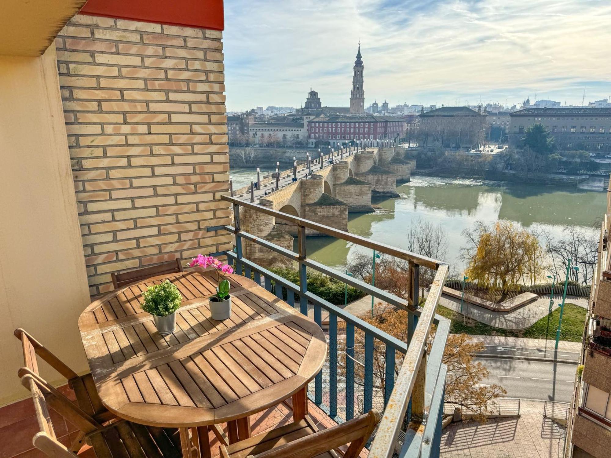 El Puente Del Pilar Comotucasa Zaragoza Kültér fotó