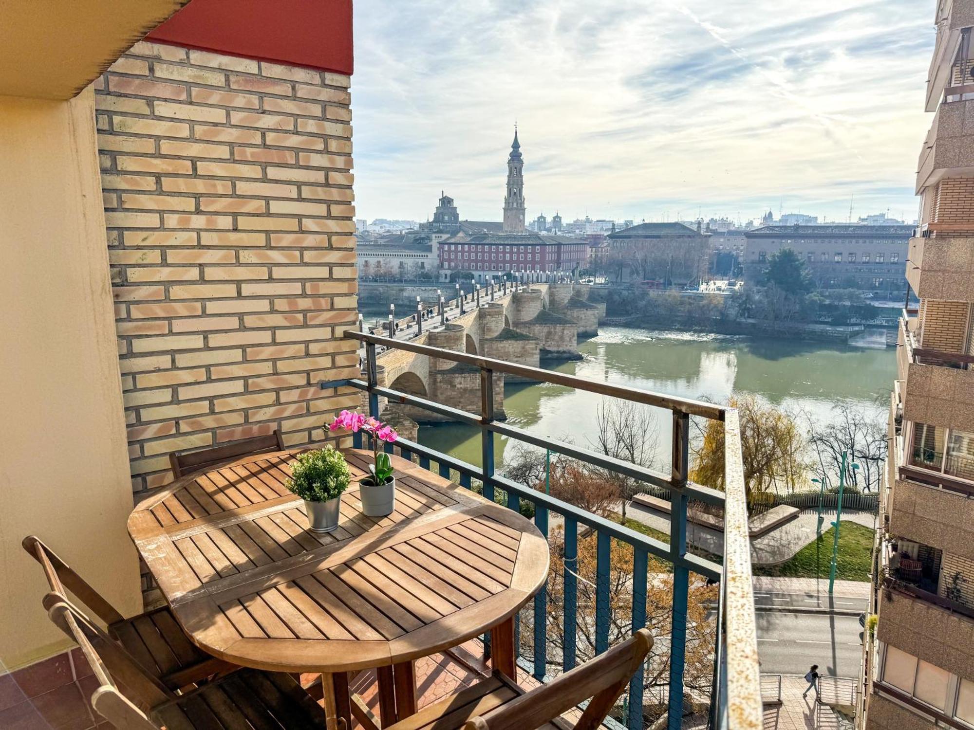 El Puente Del Pilar Comotucasa Zaragoza Kültér fotó