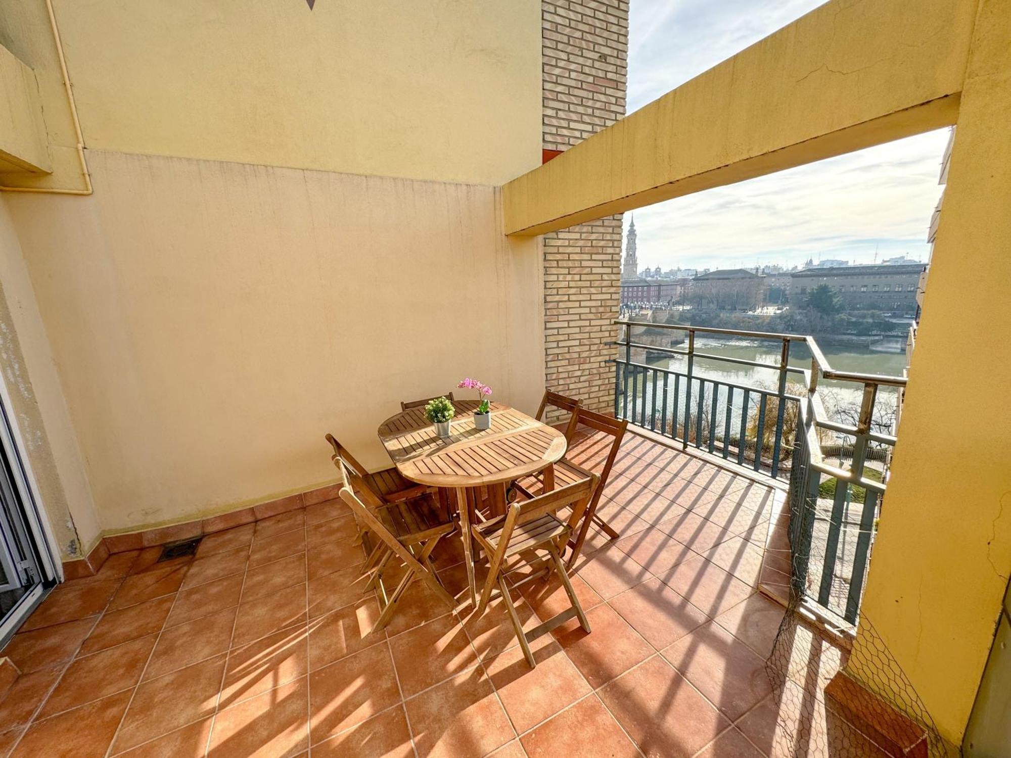 El Puente Del Pilar Comotucasa Zaragoza Kültér fotó