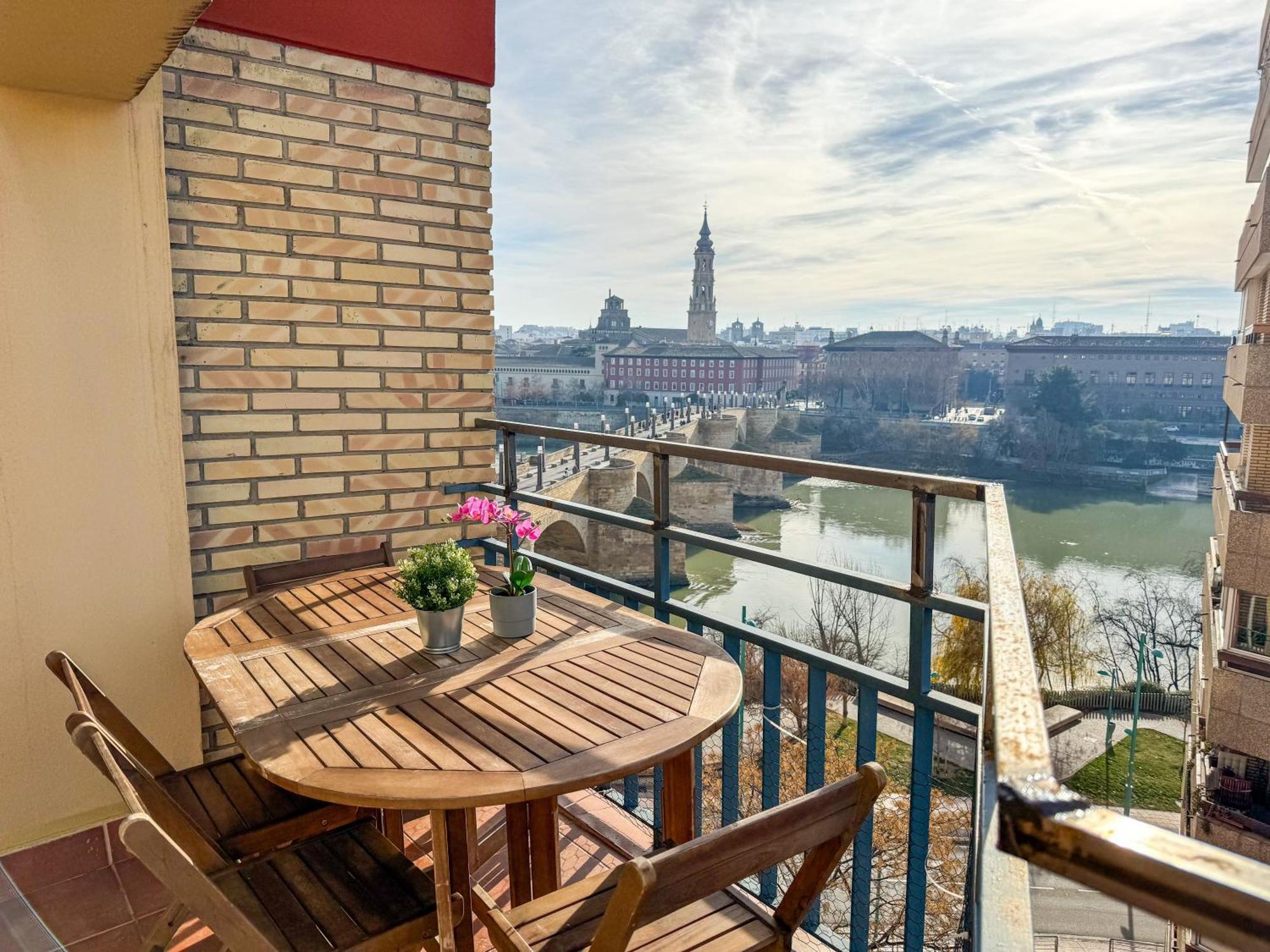 El Puente Del Pilar Comotucasa Zaragoza Kültér fotó